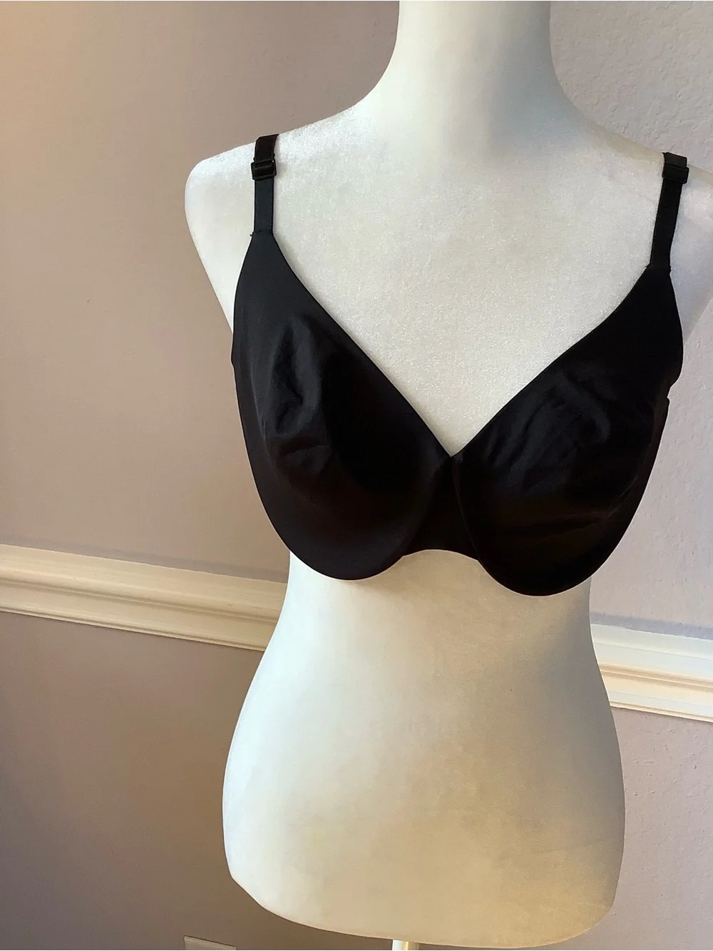 SKIMS sleek black